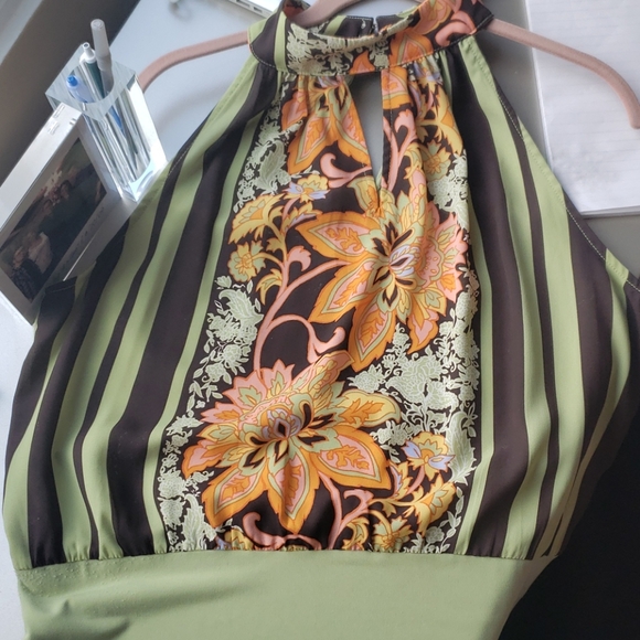Printed halter style top - Picture 2 of 3